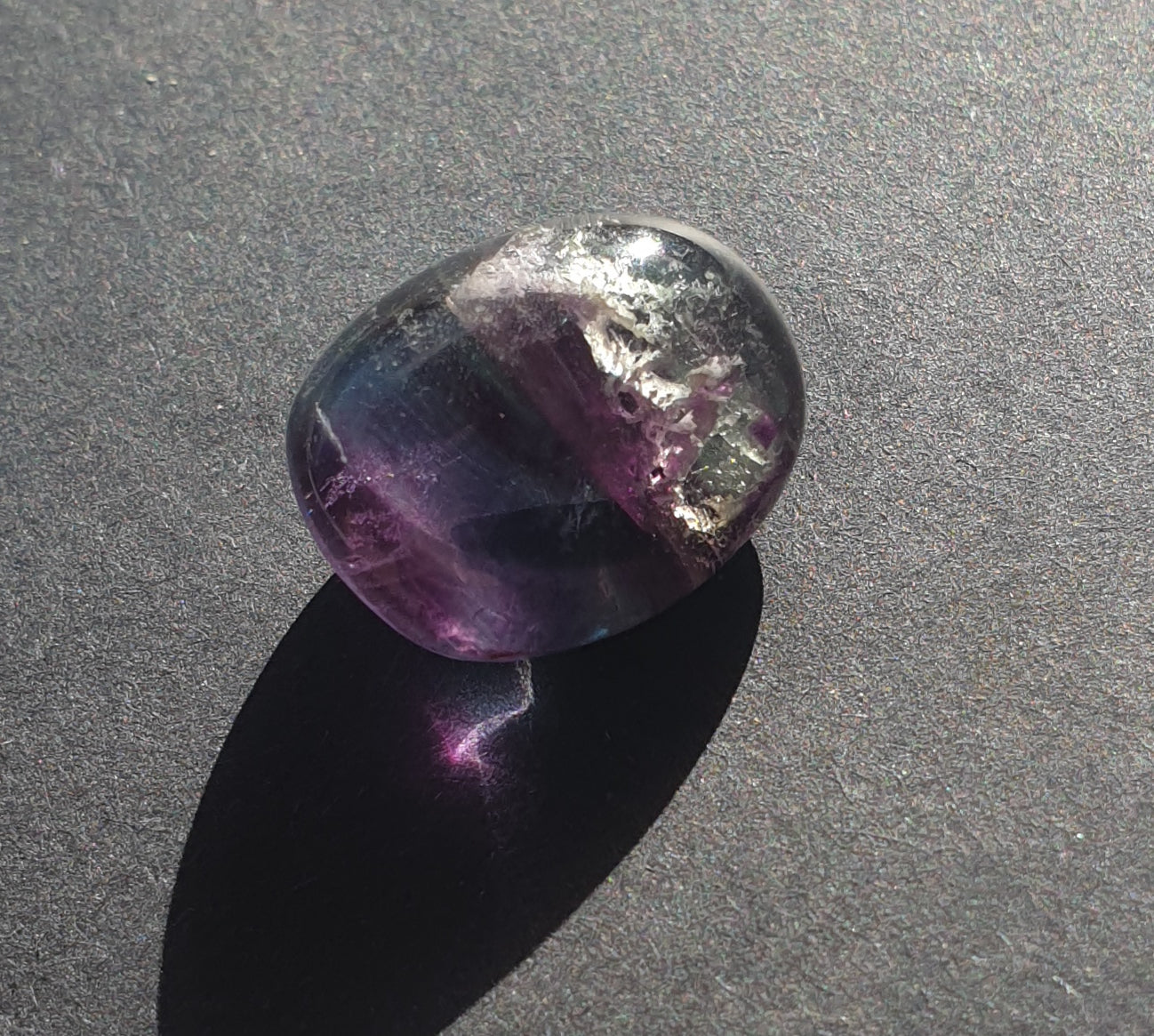 Fluorite - tumbled - cool inclusions - 6grams