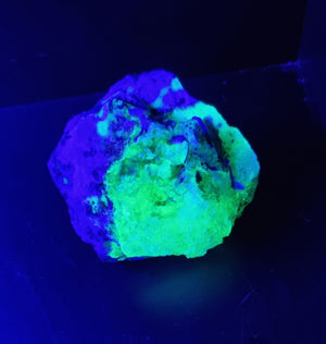 Hyalite opal fluorite feldspar and quartz - Erongo Mountain Namibia - 53grams - FLUORESCENT