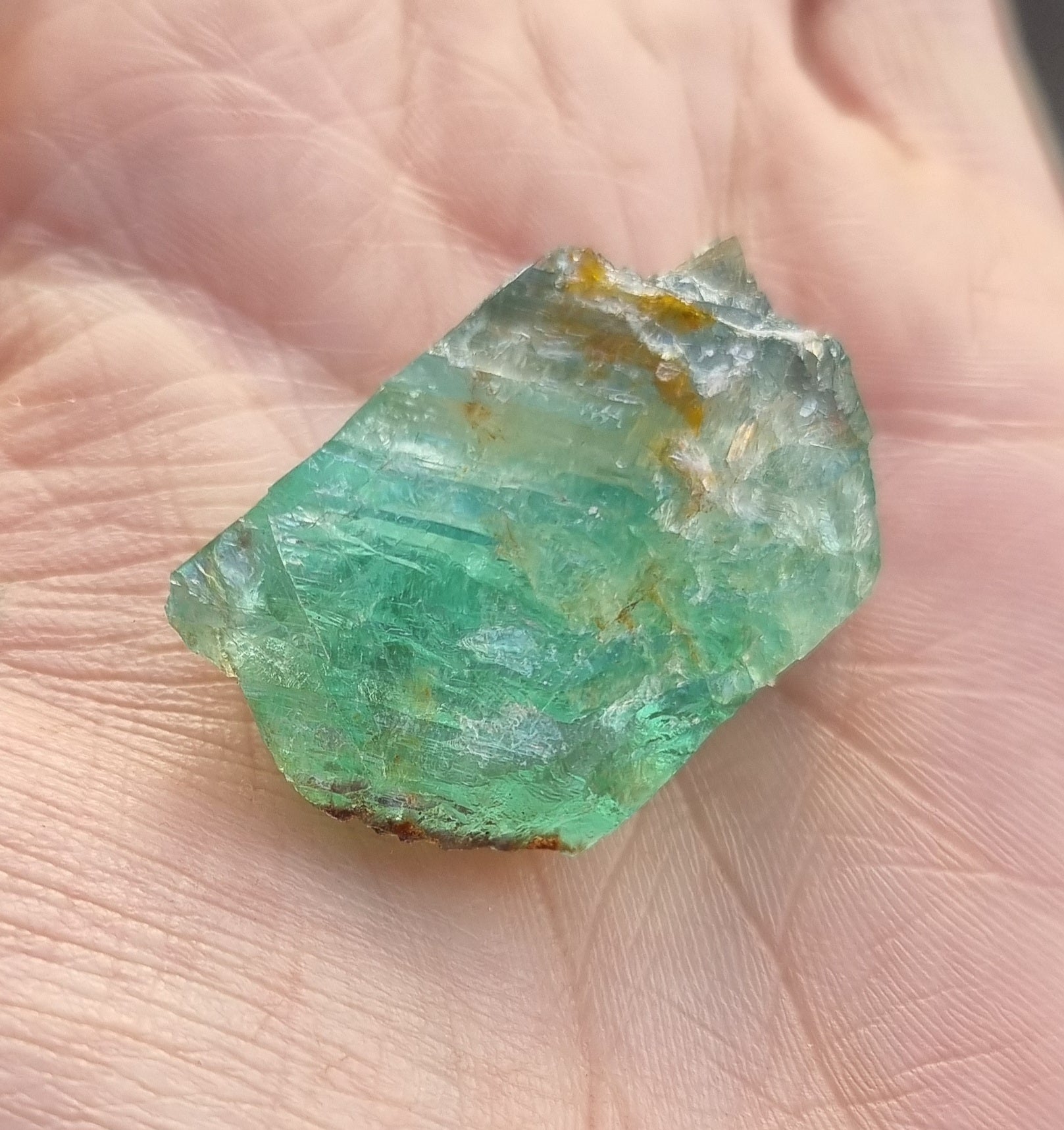 Fluorescent fluorite from Pakistan