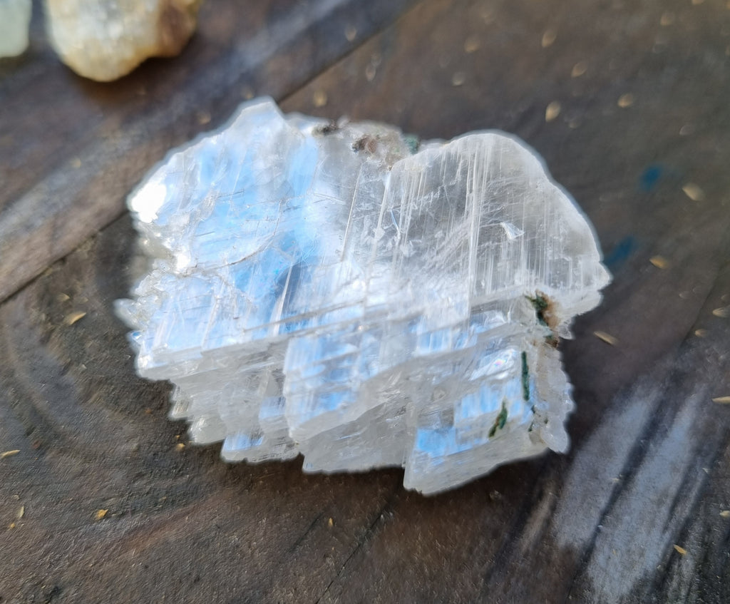 Optical selenite