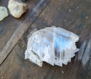 Optical selenite