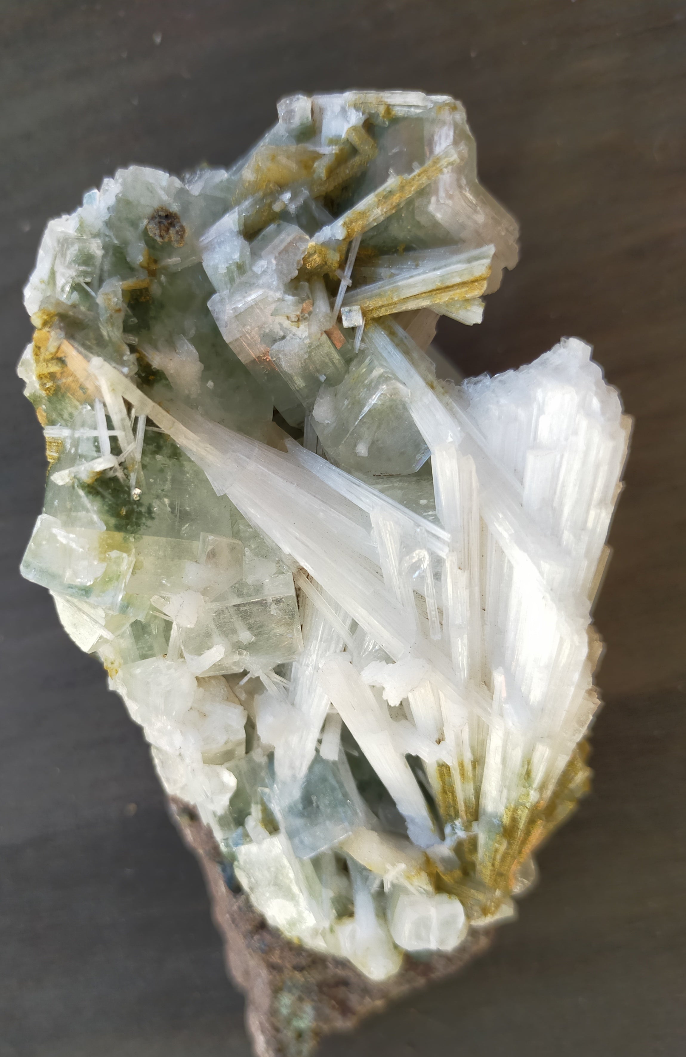 Scolocite, mesolite, Apophyllite - Zeolite specimen -146g