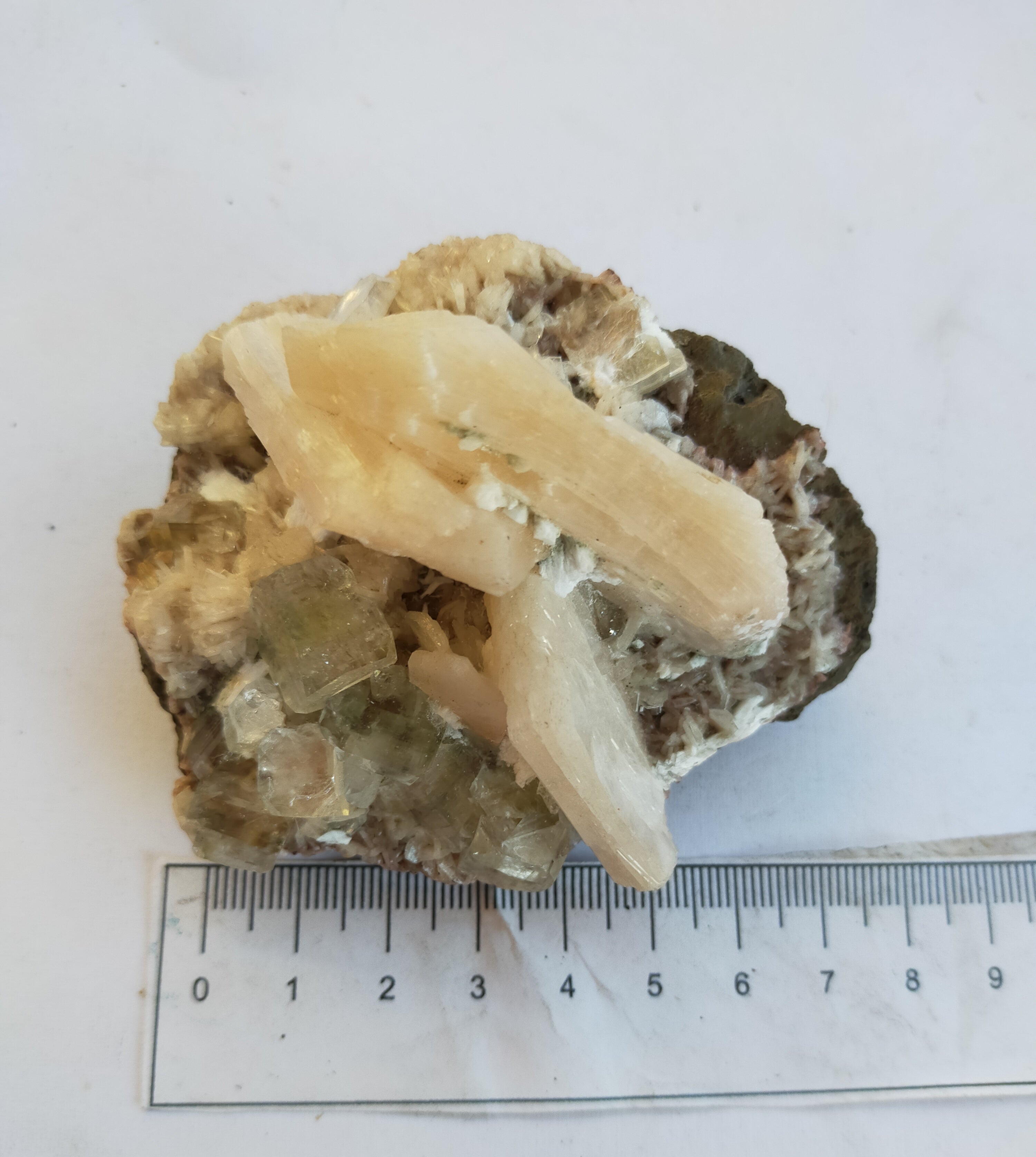 Stilbite + Apophyllite + mordenite - Zeolite specimen -142g