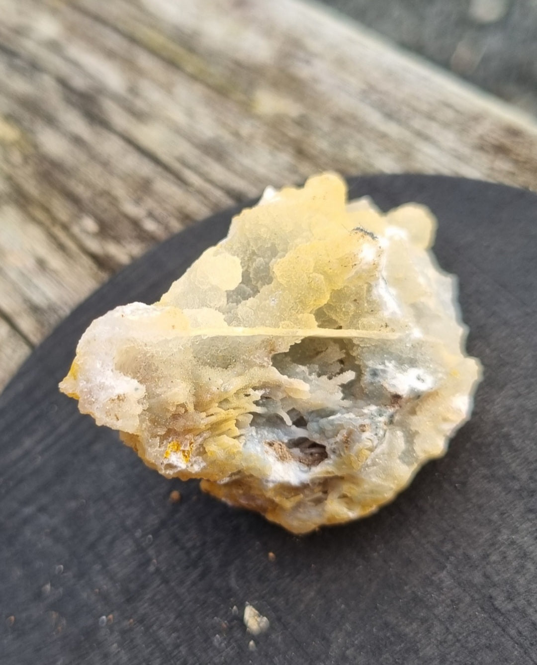 chalcedony quartz - Specimen - india