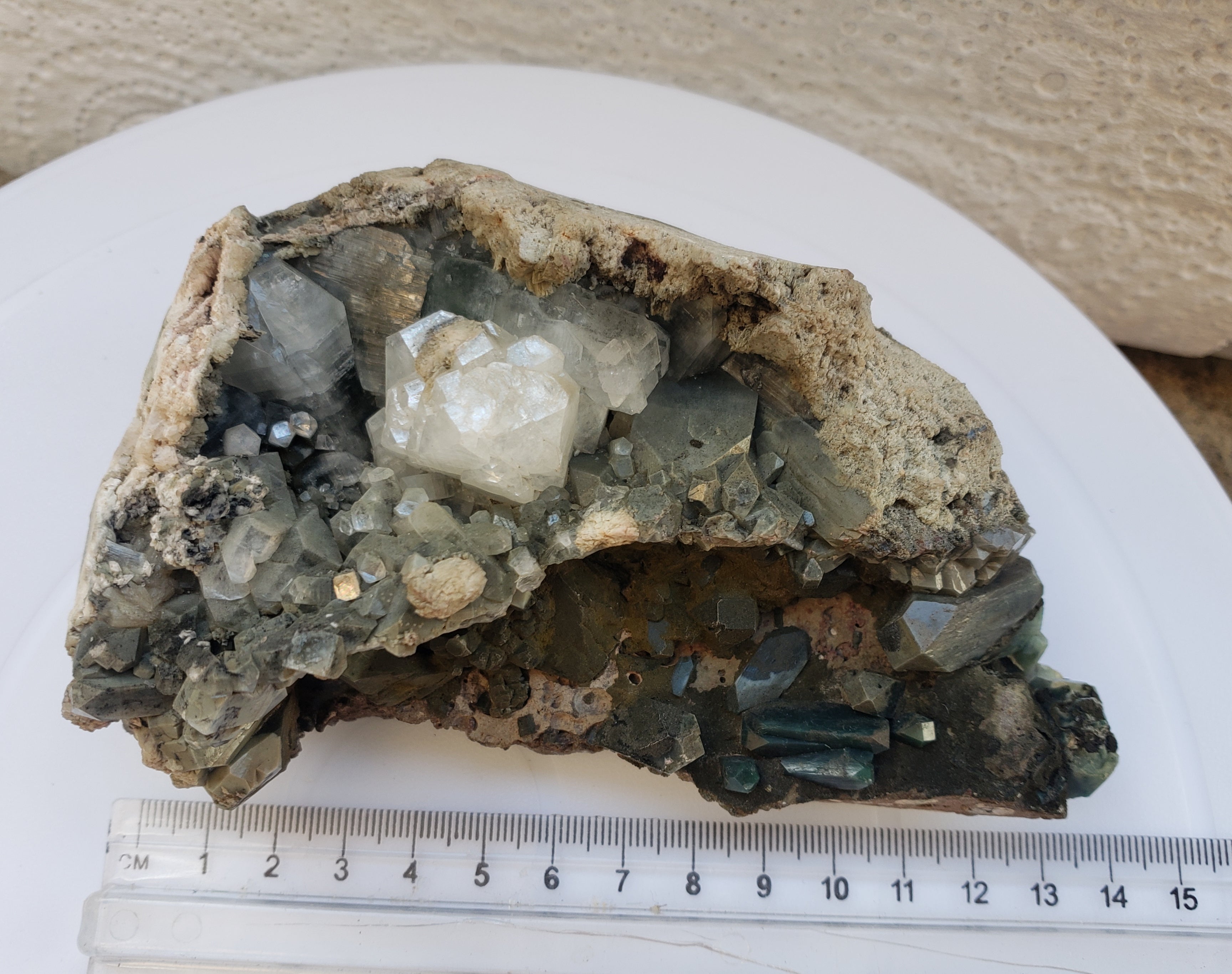 Marshy green Apophyllite