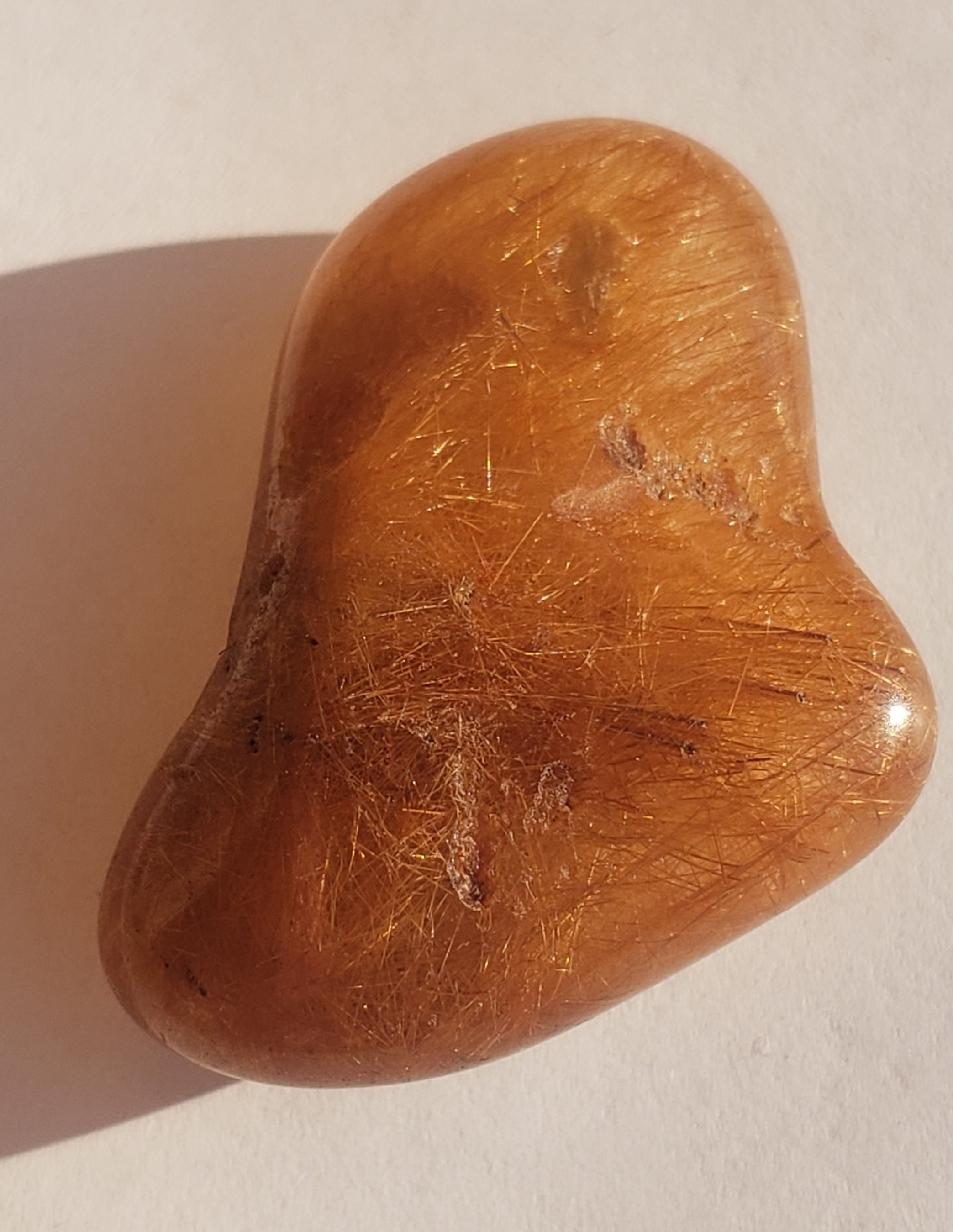 Rutilated quartz - Golden - tumbled - 10 grams (r1)