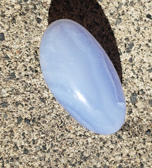 Blue chalcedony with drusy - tumbled - 28grams - Top quality