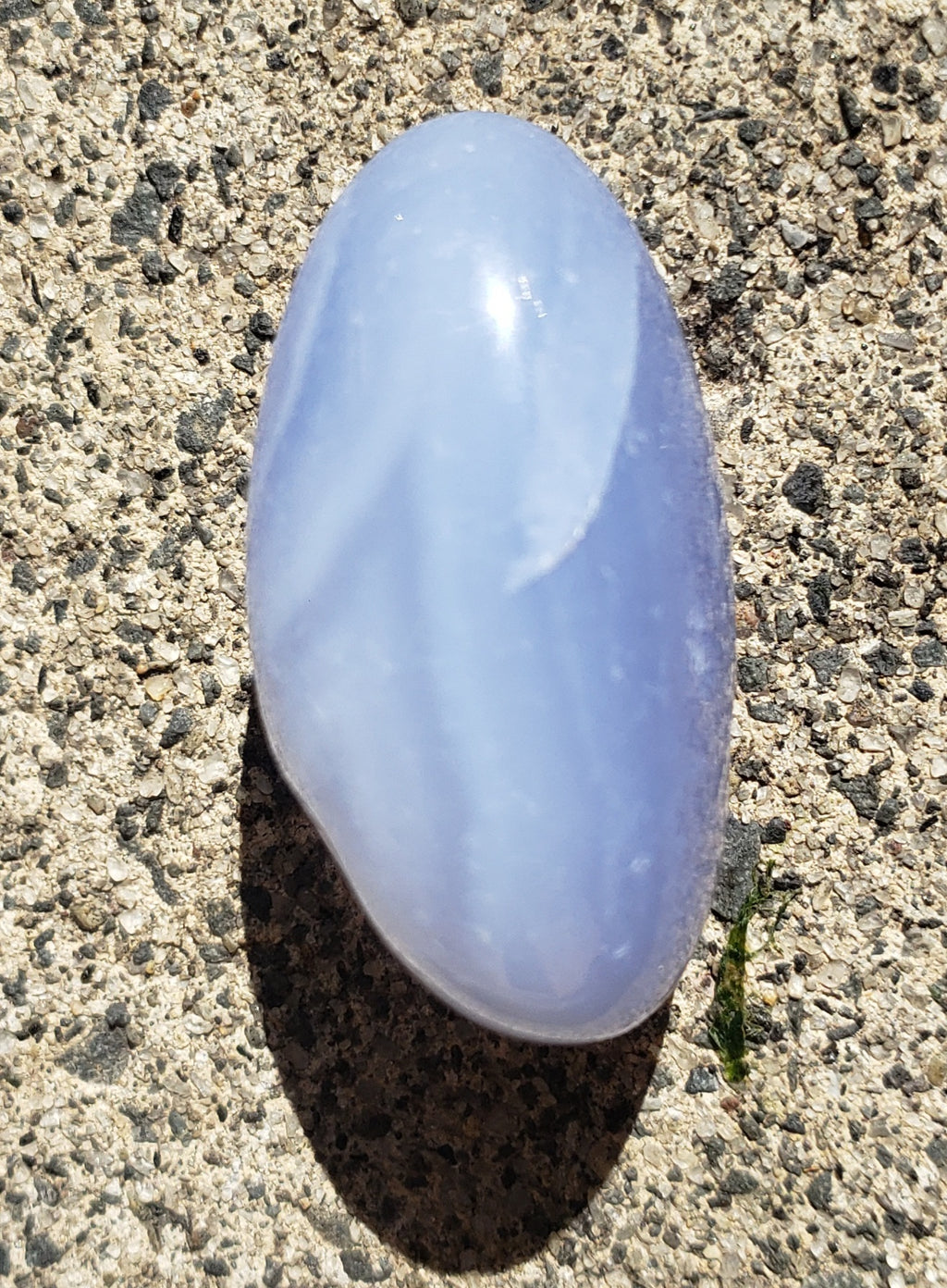 Blue chalcedony with drusy - tumbled - 28grams - Top quality