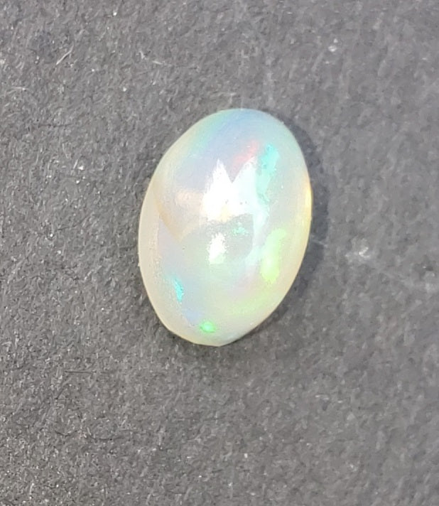 Opal - solid ethiopian opal - 0.3ct