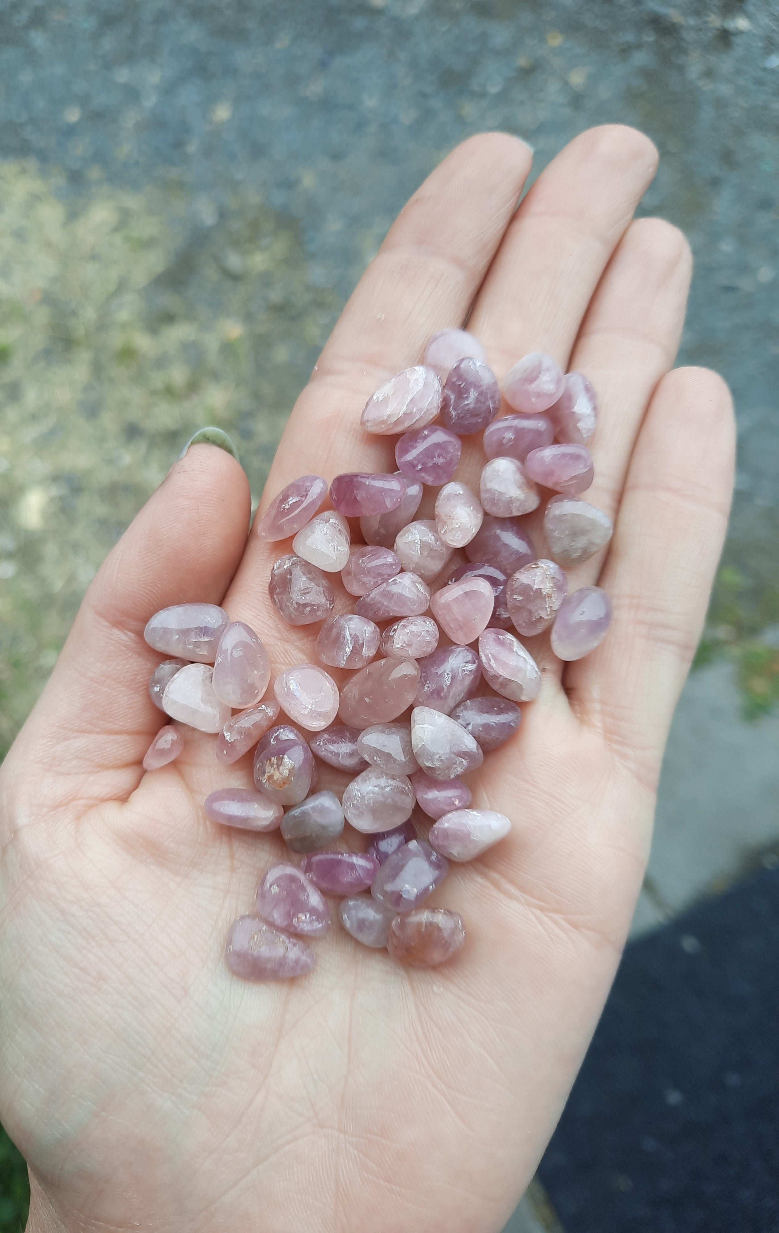 Lilac Rose quartz mini tumble " A grade " gravel chips -50g