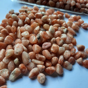 Tiny Treasures - Sunstone mini tumble chips - 50g